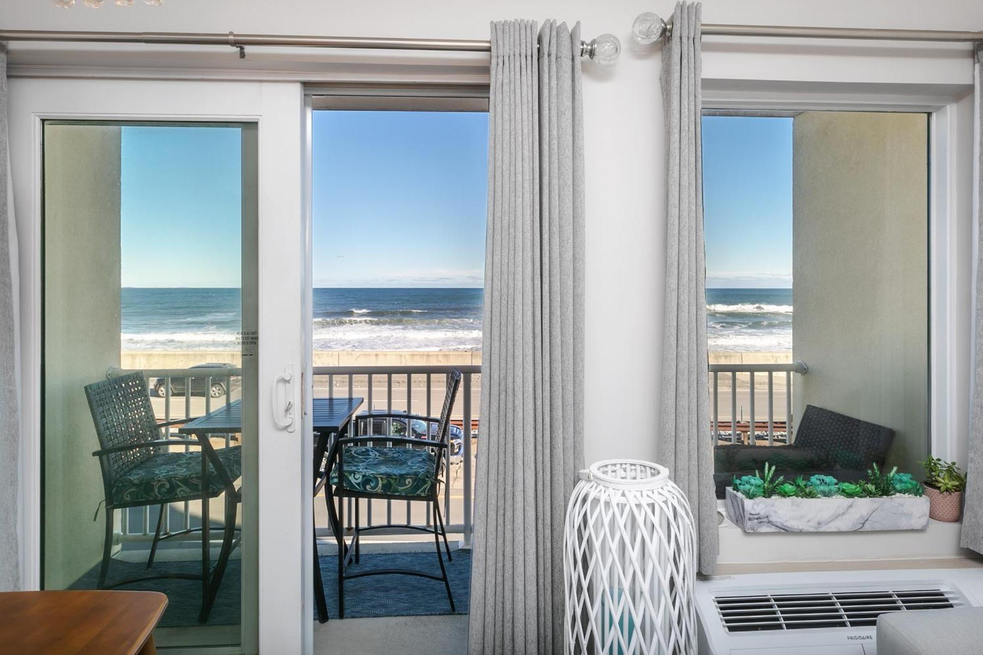 Direct Oceanfront Studio Suite! Hampton Exterior foto